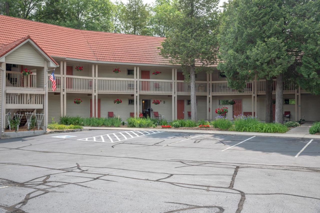 Ridges Inn & Suites Baileys Harbor Extérieur photo